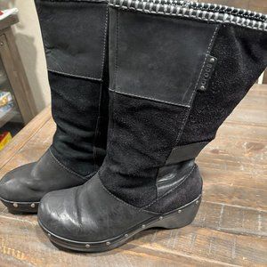 LEATHER & SUEDE PATCHWORK CROC BOOTS - SIZE 10